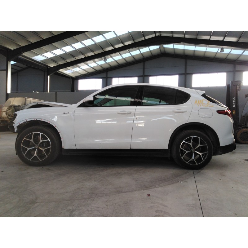 alfa romeo stelvio (630) del año 2021