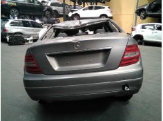 mercedes-benz clase c (w204) berlina del año 2012 2