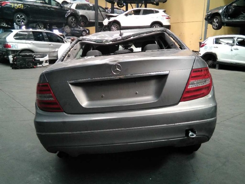 mercedes-benz clase c (w204) berlina del año 2012