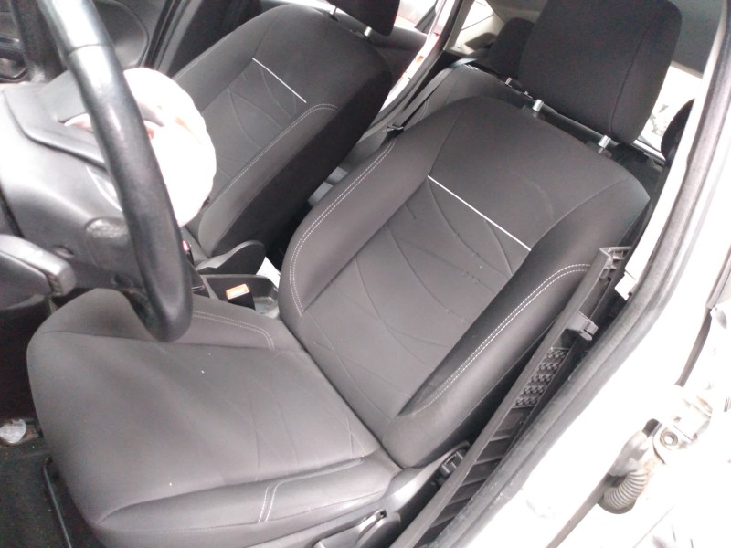 ford fiesta (ccn) del año 2012