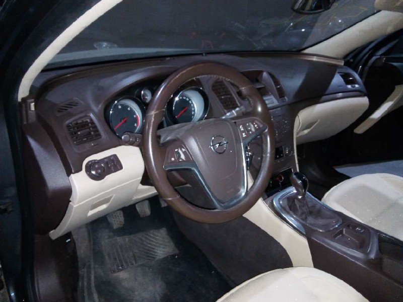 opel insignia berlina del año 2009