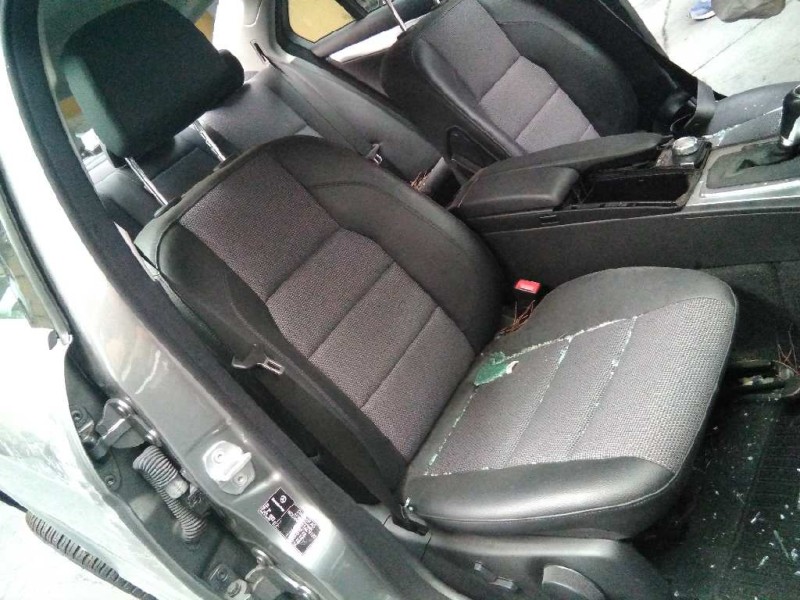 mercedes-benz clase c (w204) berlina del año 2012