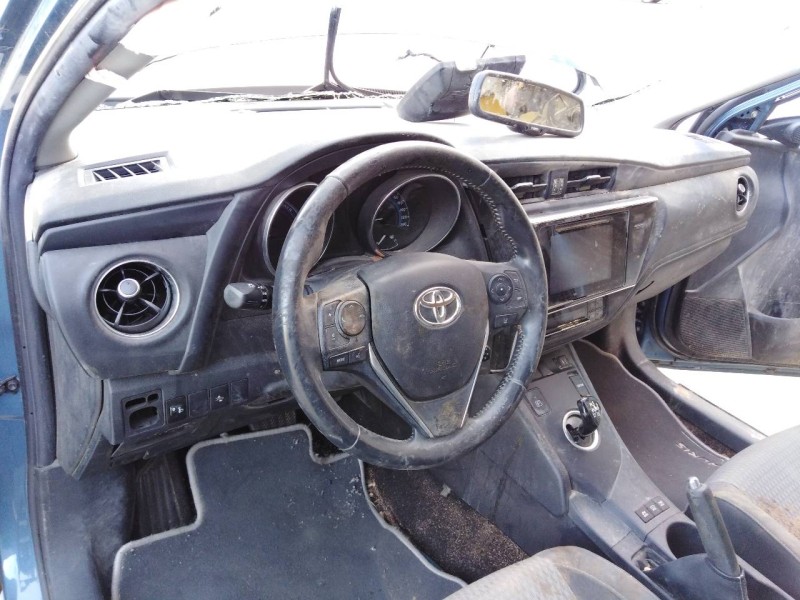 toyota auris touring sports (e18) del año 2018