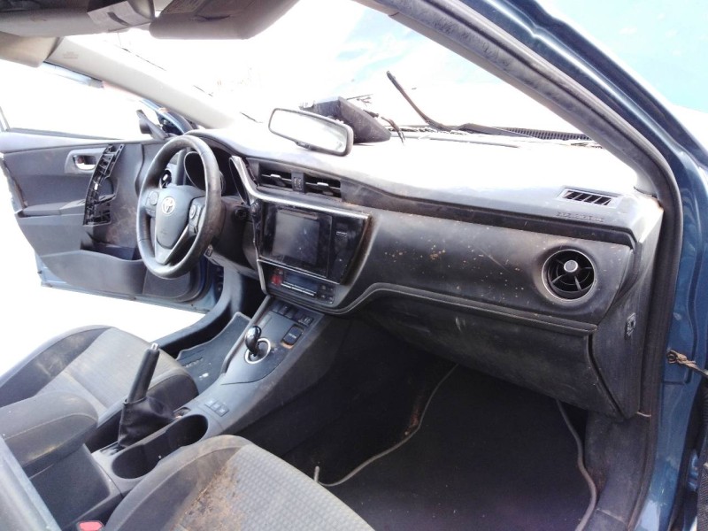 toyota auris touring sports (e18) del año 2018