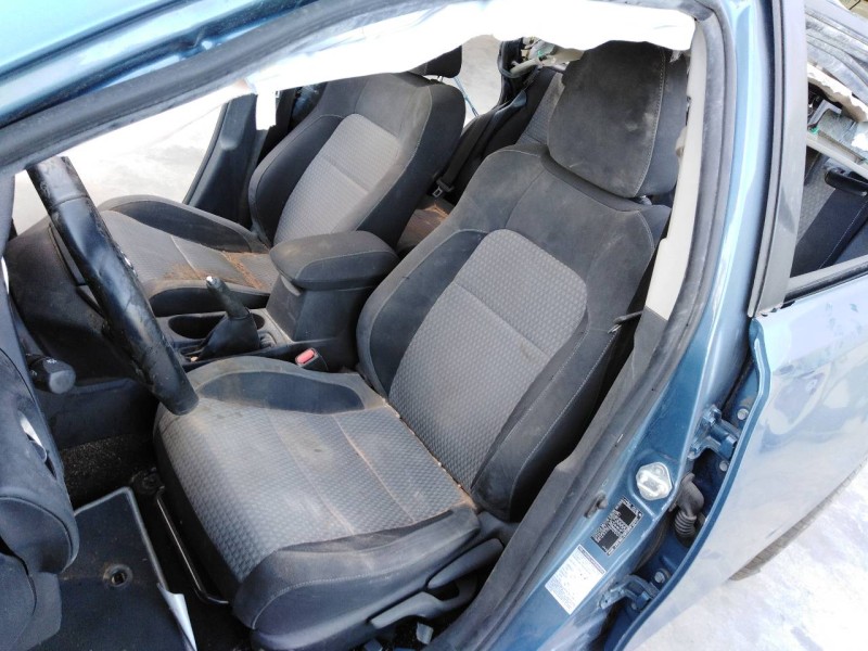 toyota auris touring sports (e18) del año 2018