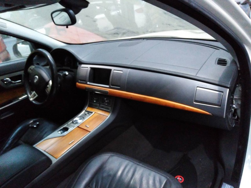 jaguar xf del año 2008