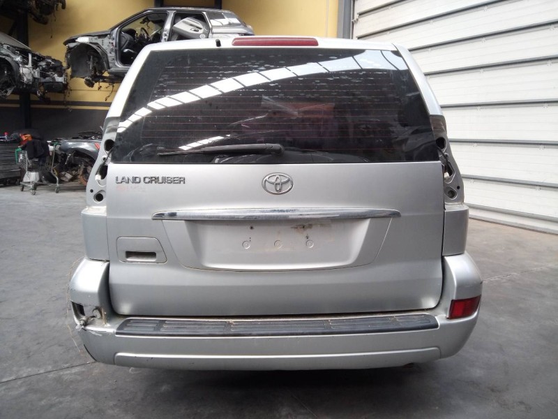 toyota land cruiser (j12) del año 2004