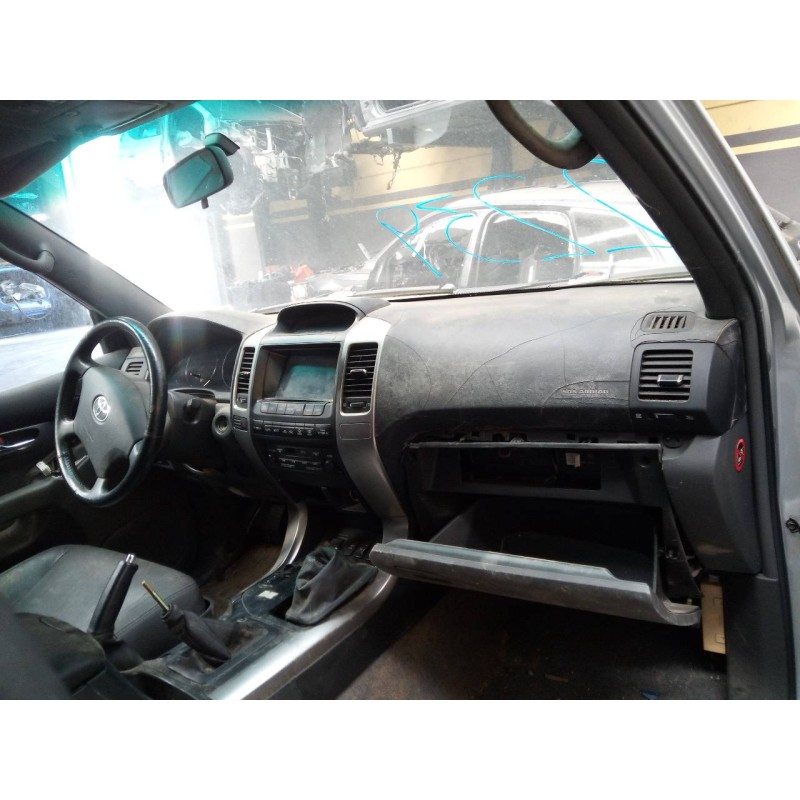 toyota land cruiser (j12) del año 2004