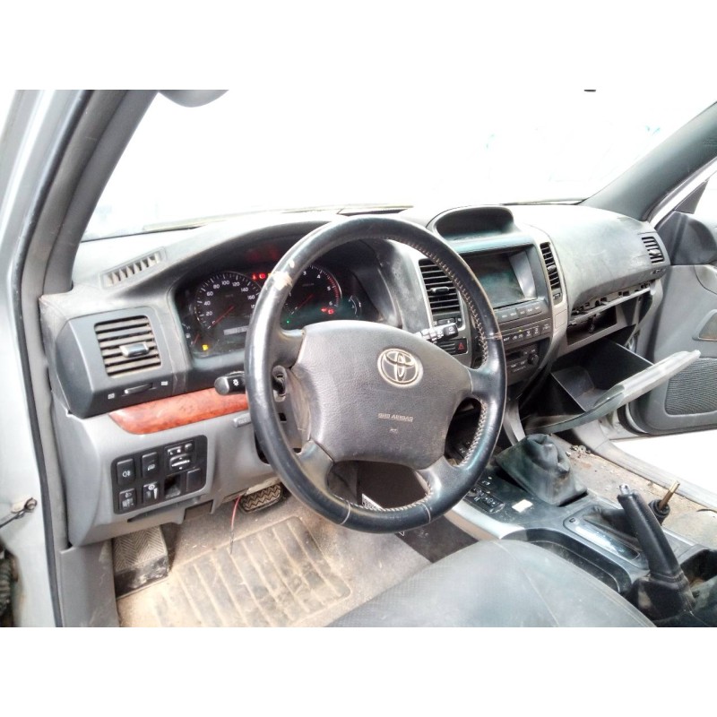 toyota land cruiser (j12) del año 2004