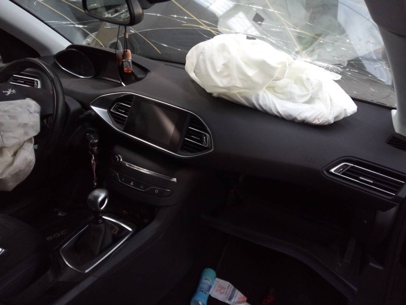 peugeot 308 del año 2018