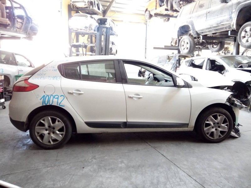 renault megane iii berlina 5 p del año 2013