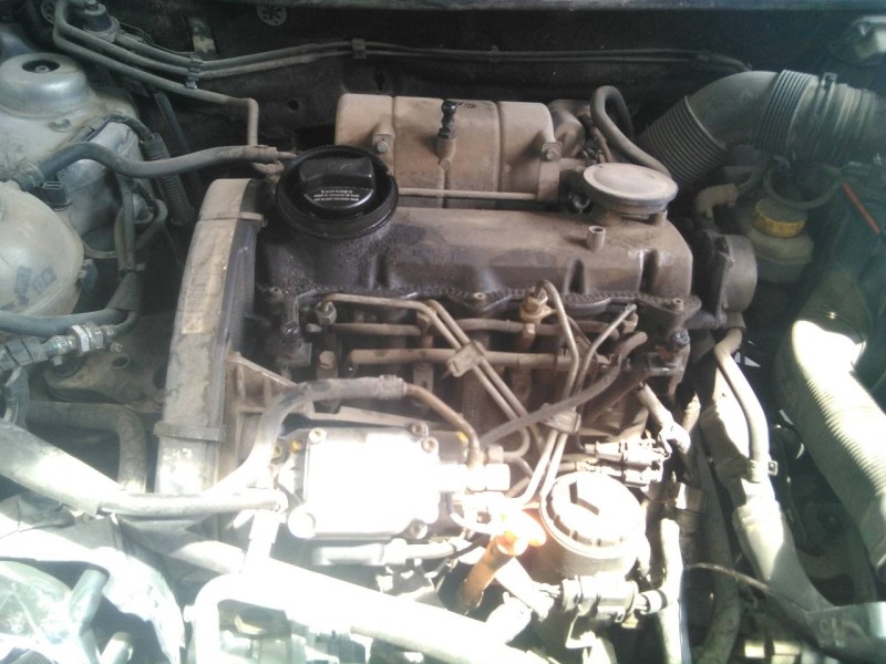 seat ibiza (6l1) del año 2004