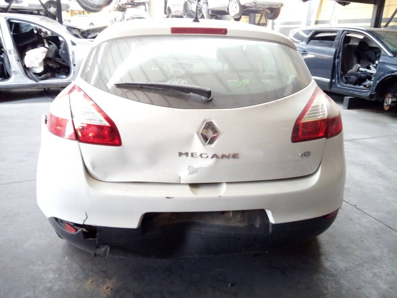 renault megane iii berlina 5 p del año 2013