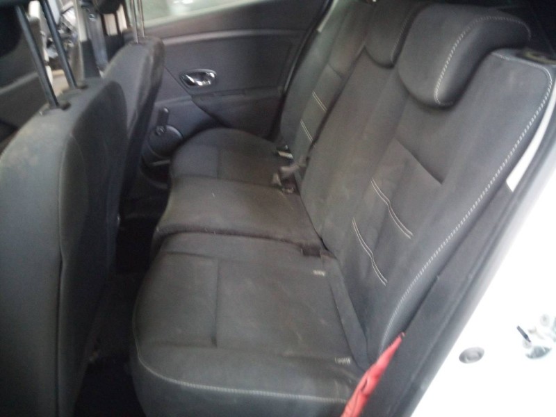 renault megane iii berlina 5 p del año 2013