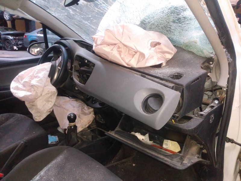 toyota yaris del año 2016