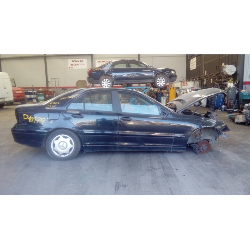 mercedes-benz clase c (w203) berlina del año 2001