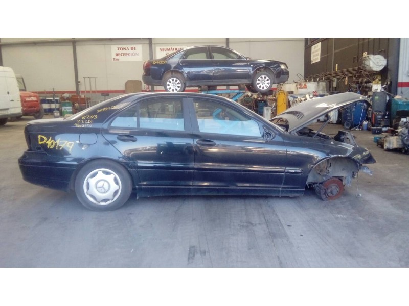 mercedes-benz clase c (w203) berlina del año 2001