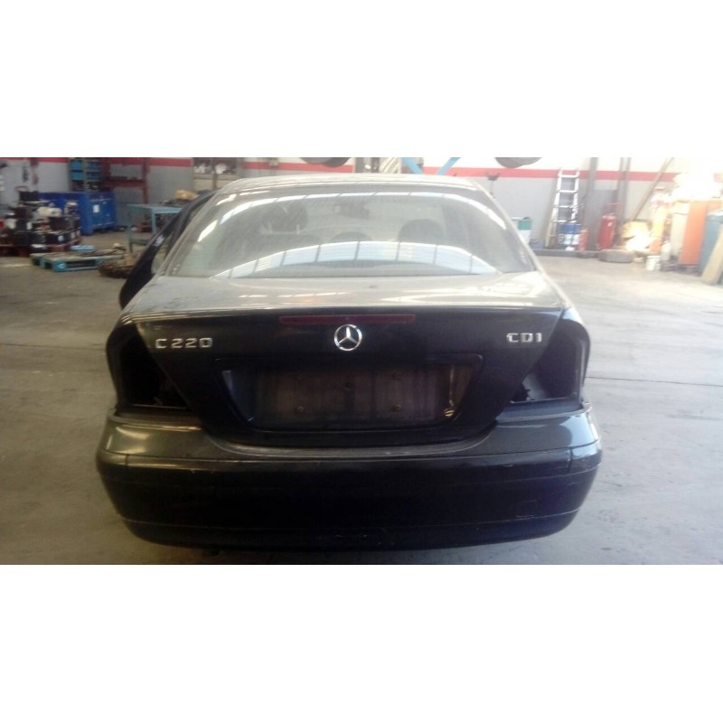 mercedes-benz clase c (w203) berlina del año 2001