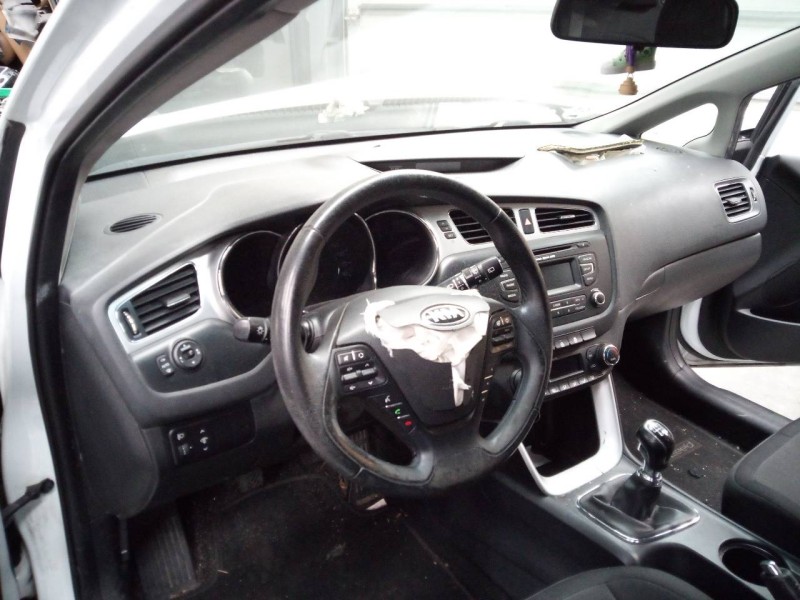 kia cee´d sporty wagon del año 2012