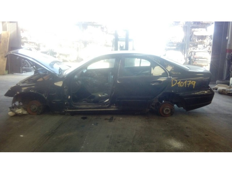 mercedes-benz clase c (w203) berlina del año 2001