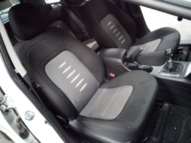 kia cee´d sporty wagon del año 2012