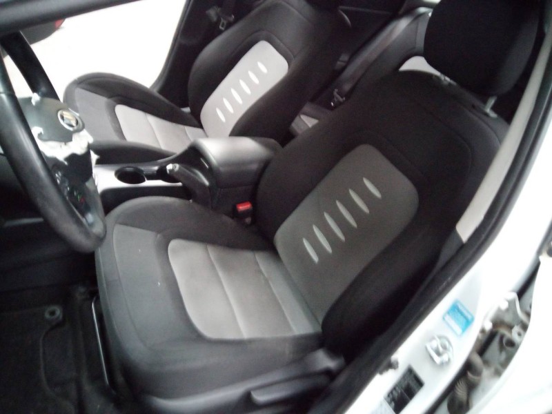 kia cee´d sporty wagon del año 2012