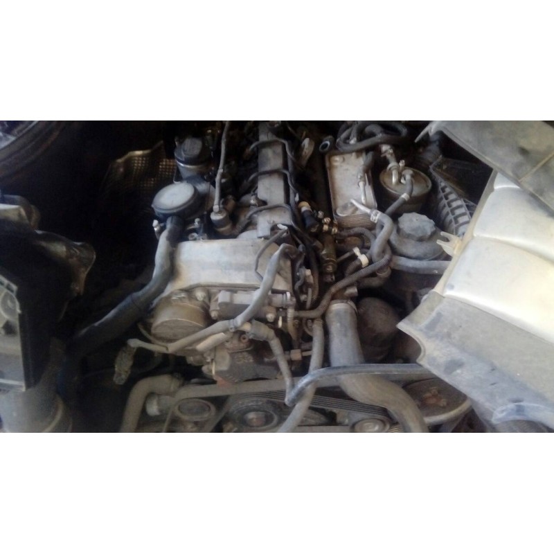 mercedes-benz clase c (w203) berlina del año 2001