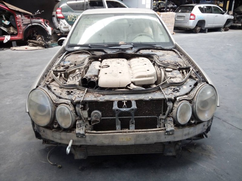 mercedes-benz clase e (w211) berlina del año 2005