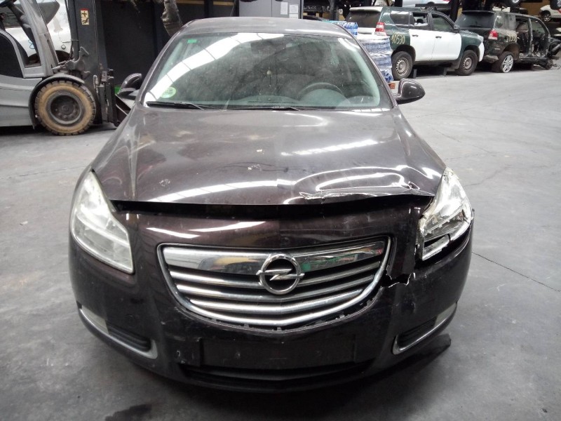 opel insignia berlina del año 2011