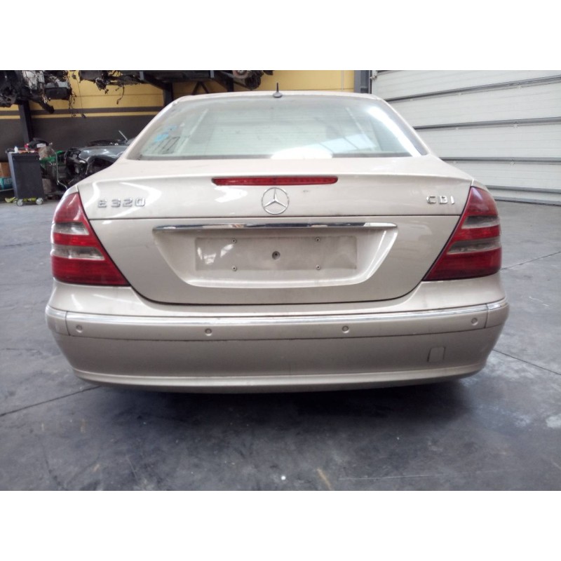 mercedes-benz clase e (w211) berlina del año 2005