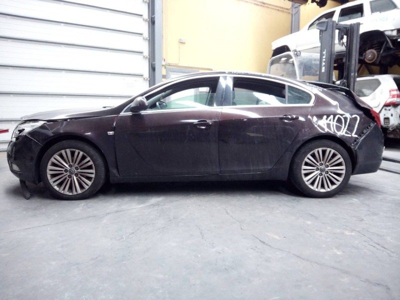opel insignia berlina del año 2011