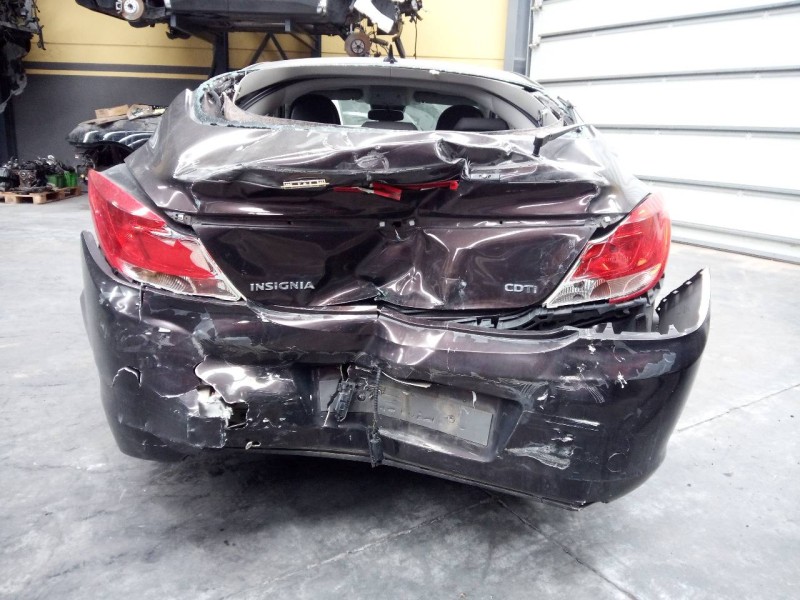 opel insignia berlina del año 2011