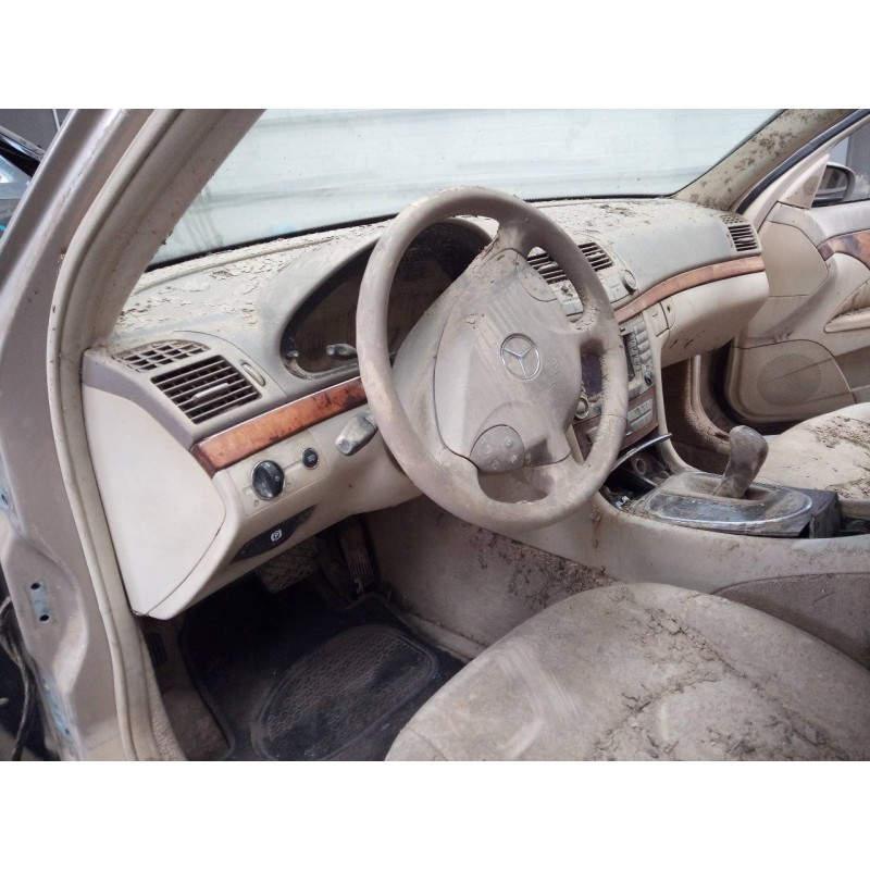 mercedes-benz clase e (w211) berlina del año 2005