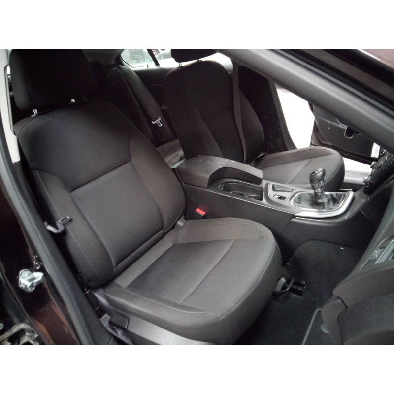 opel insignia berlina del año 2011