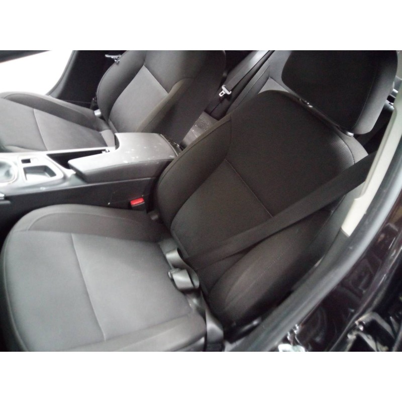 opel insignia berlina del año 2011