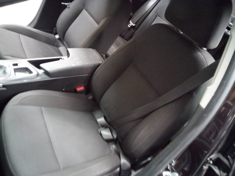 opel insignia berlina del año 2011