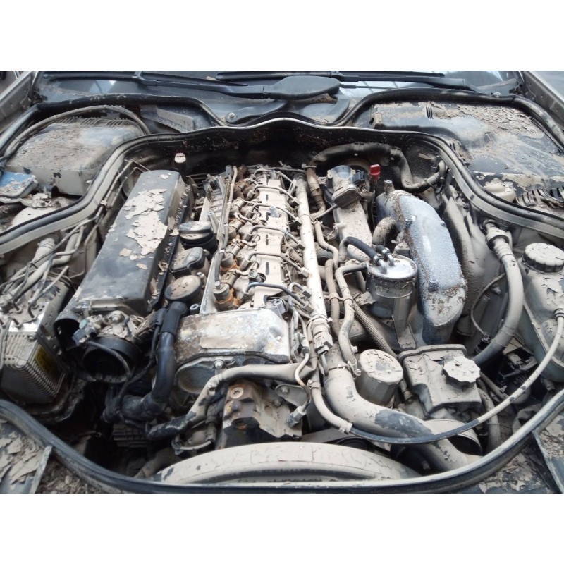 mercedes-benz clase e (w211) berlina del año 2005