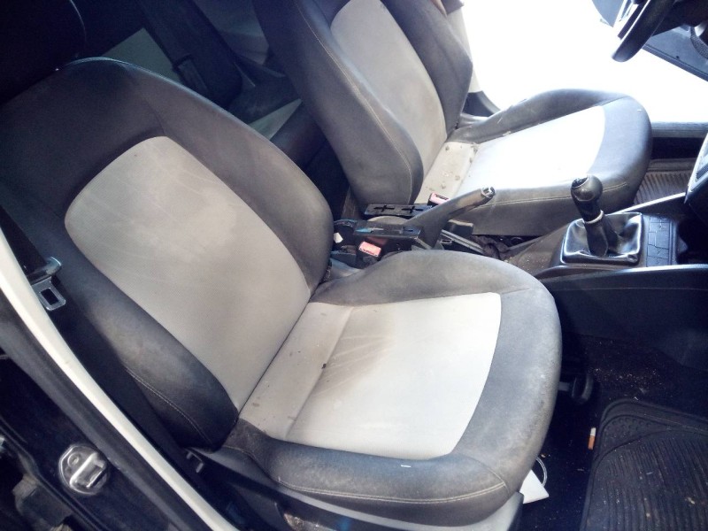 seat ibiza (6j5) del año 2013