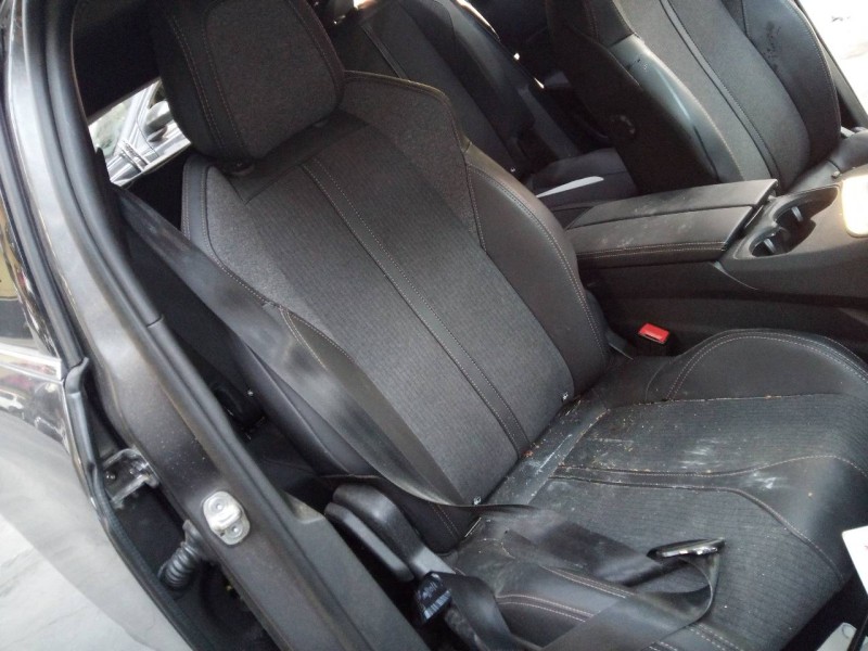 peugeot 3008 del año 2018