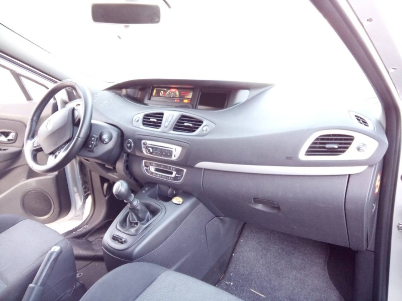 renault scenic iii del año 2015