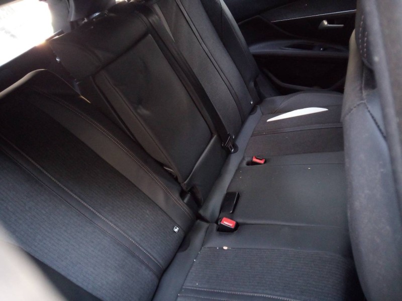 peugeot 3008 del año 2018