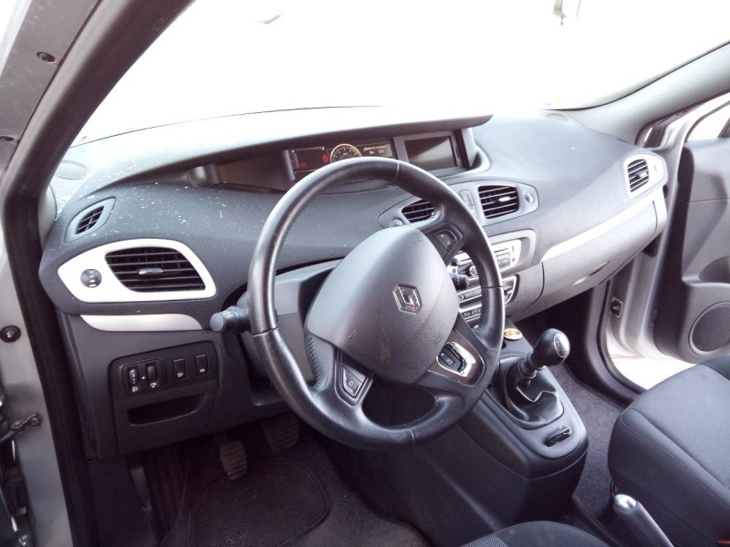 renault scenic iii del año 2015