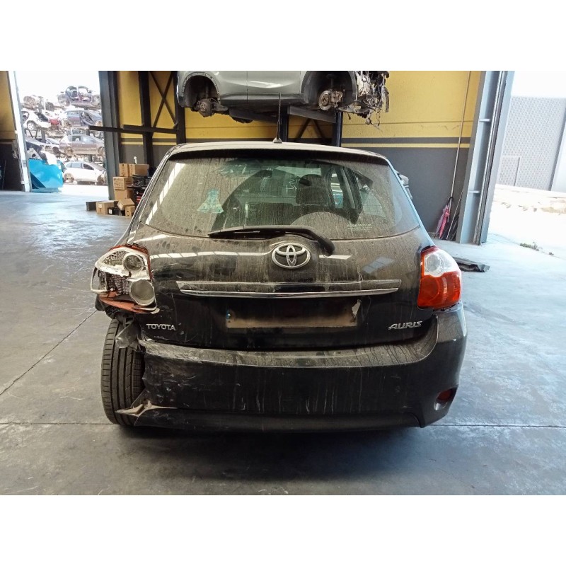 toyota auris del año 2010