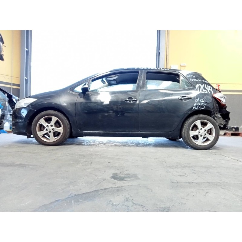 toyota auris del año 2010