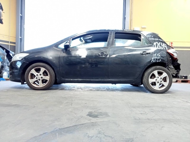 toyota auris del año 2010