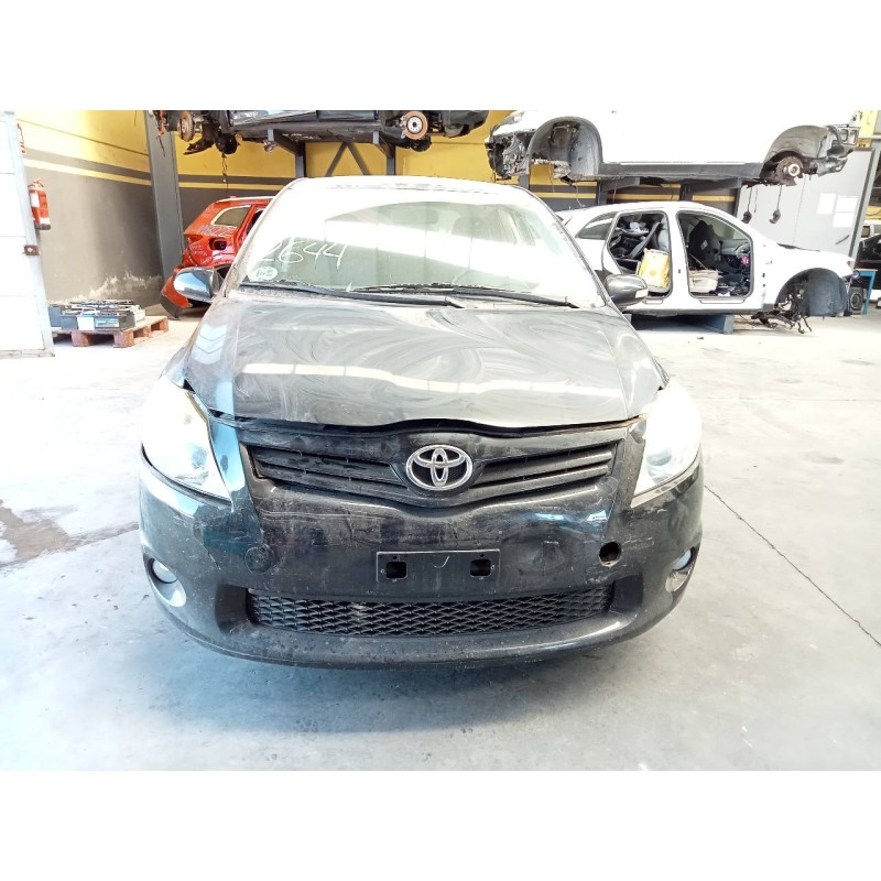 toyota auris del año 2010