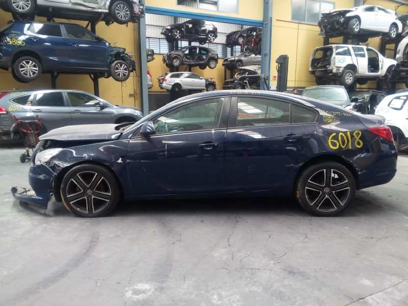 opel insignia berlina del año 2010
