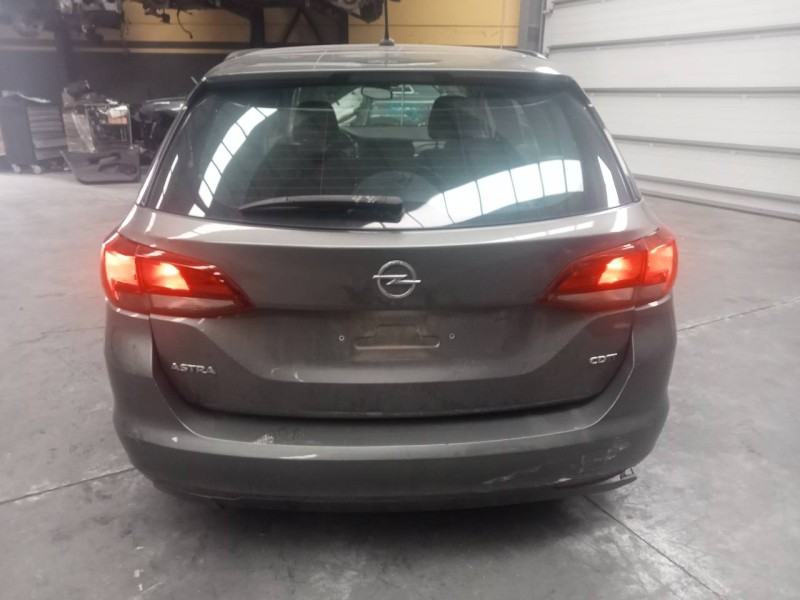 opel astra k sports tourer del año 2018