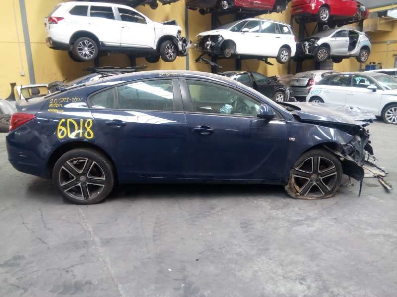 opel insignia berlina del año 2010