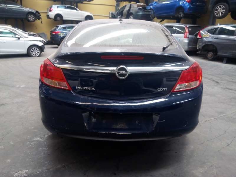 opel insignia berlina del año 2010